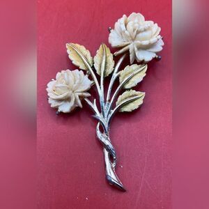 Vintage Women’s Brooch White Roses 2 1/2"